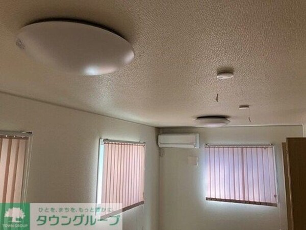 その他(洋室約10畳　内装前)