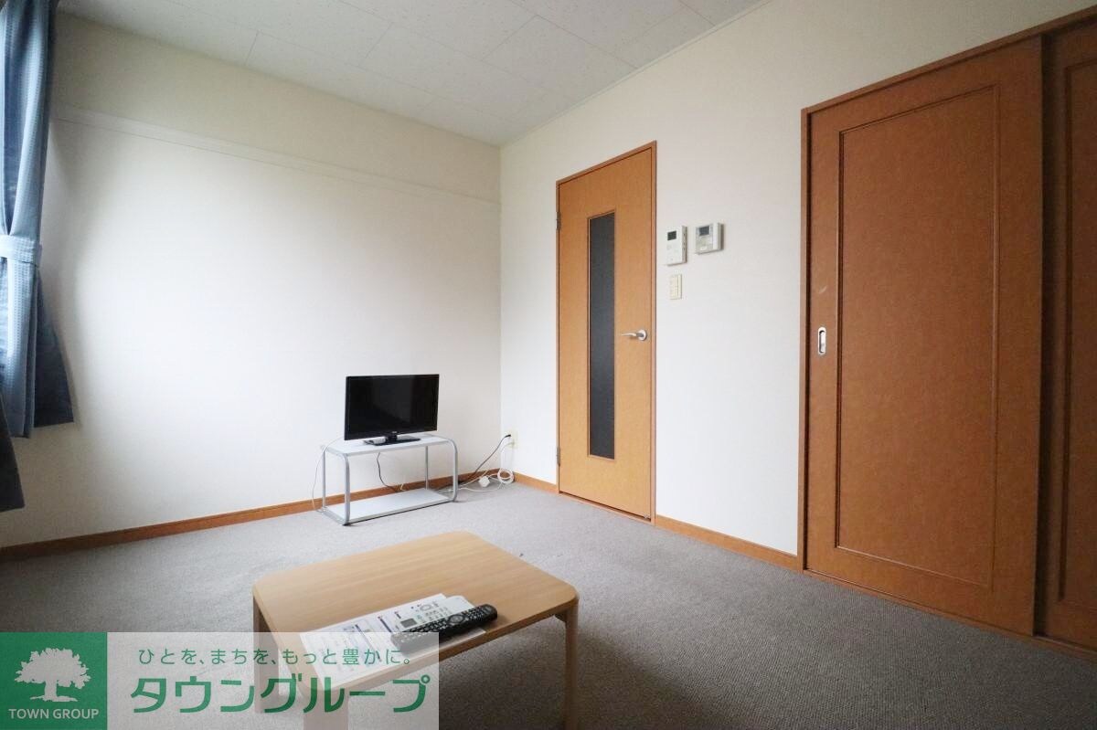 物件内観写真2　(リビング/居室)