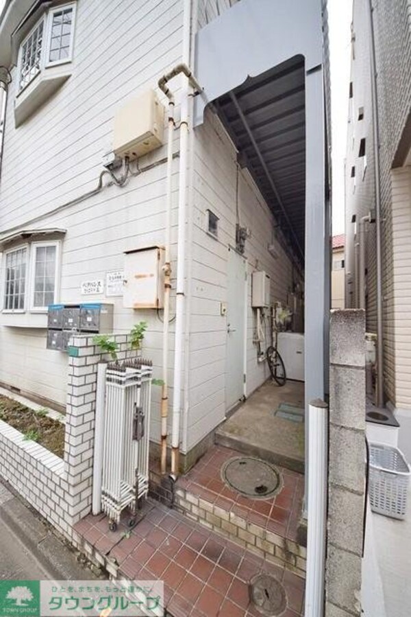 エントランス(建物入り口付近)