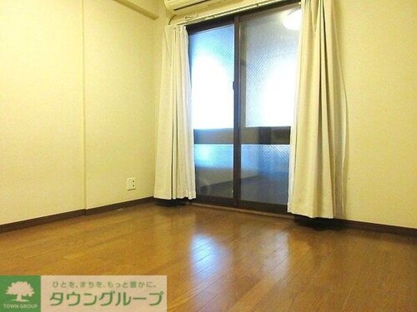 その他(洋室約5.4畳　※内装前、カーテン撤去予定)