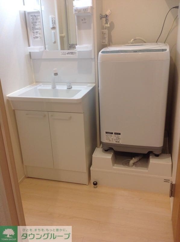 物件内観写真6　(独立洗面台)