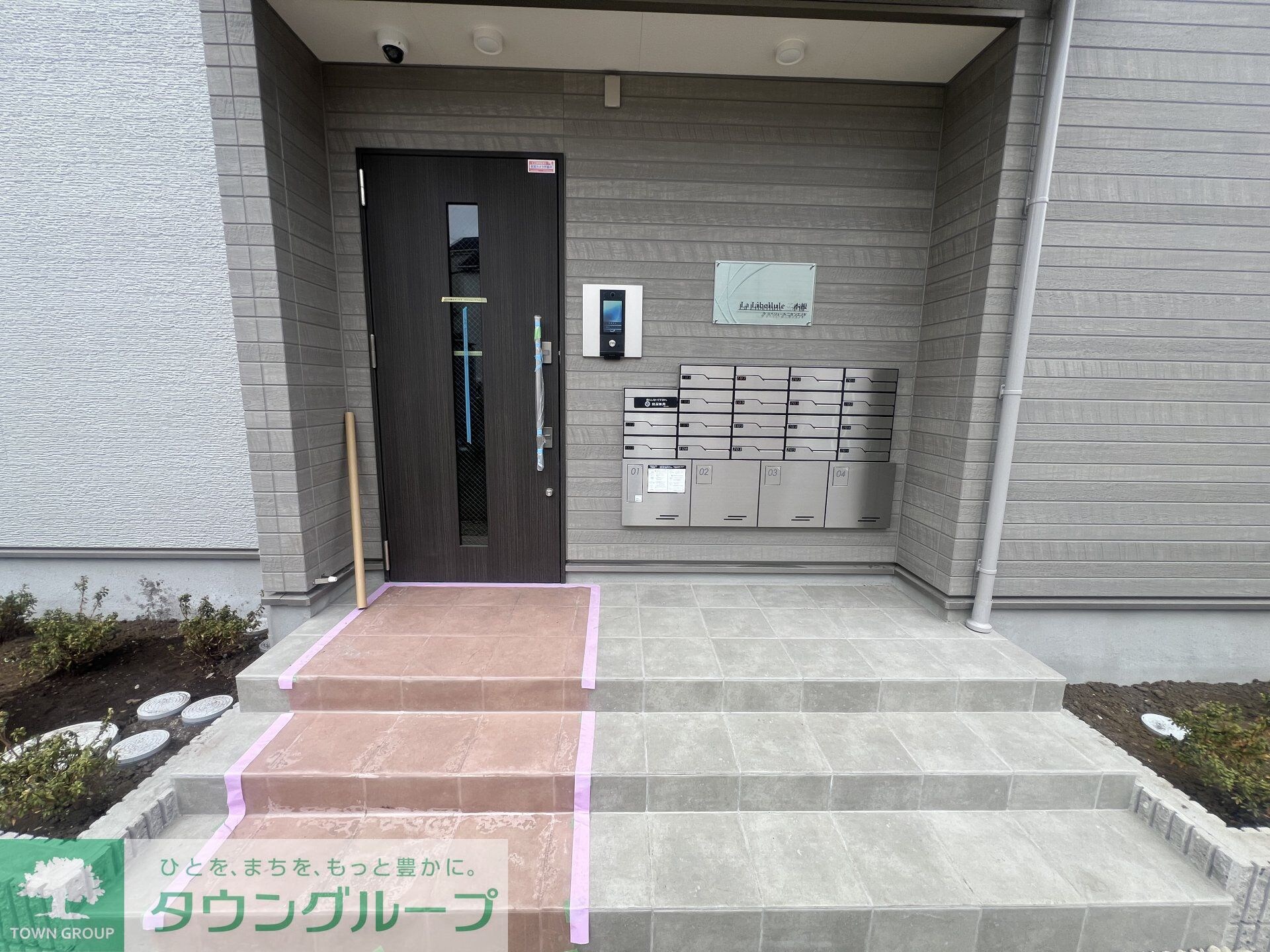 物件内観写真16　(エントランス)