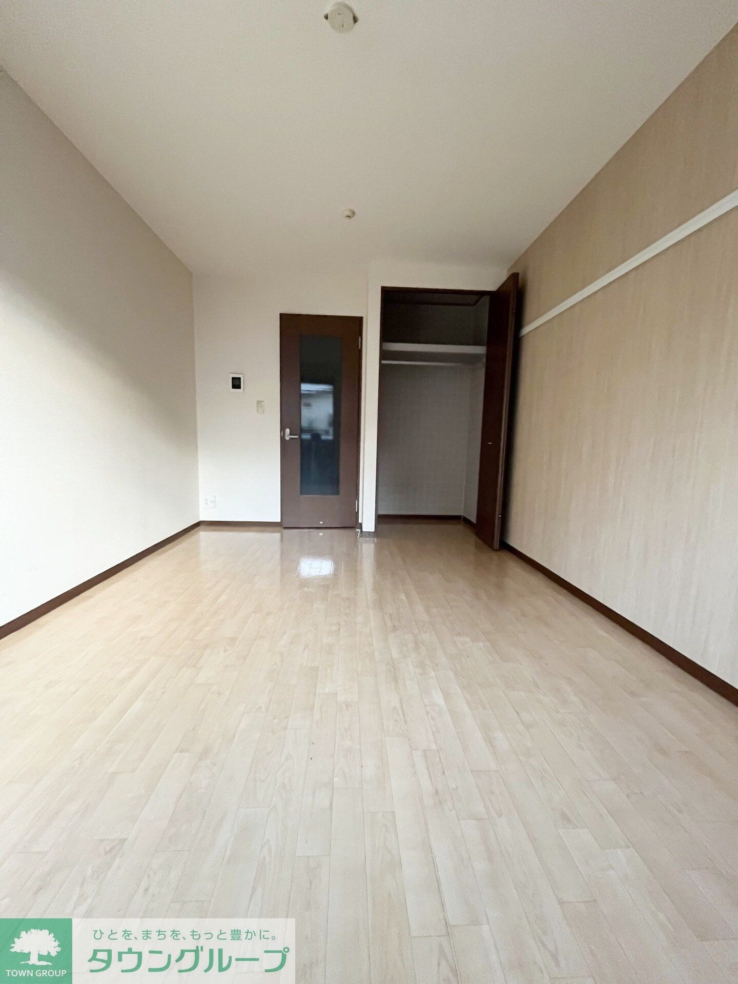 物件内観写真3　(リビング/居室)