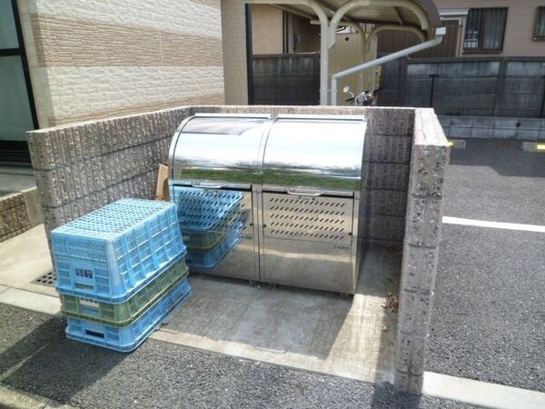 共有部分(敷地内ゴミ置き場)