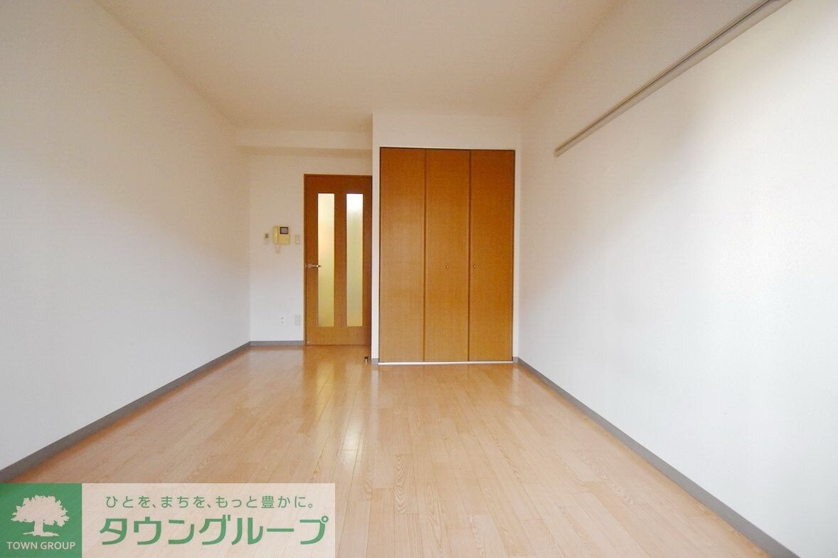 物件内観写真2　(リビング/居室)