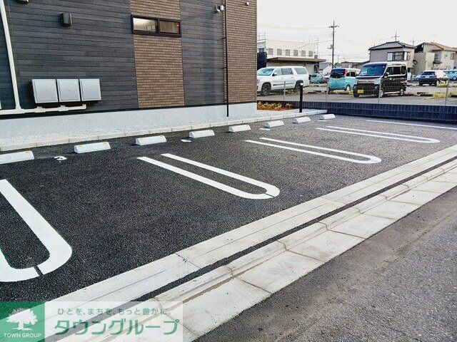 物件内観写真3　(駐車場)
