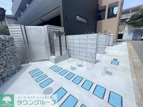 エントランス(庭)