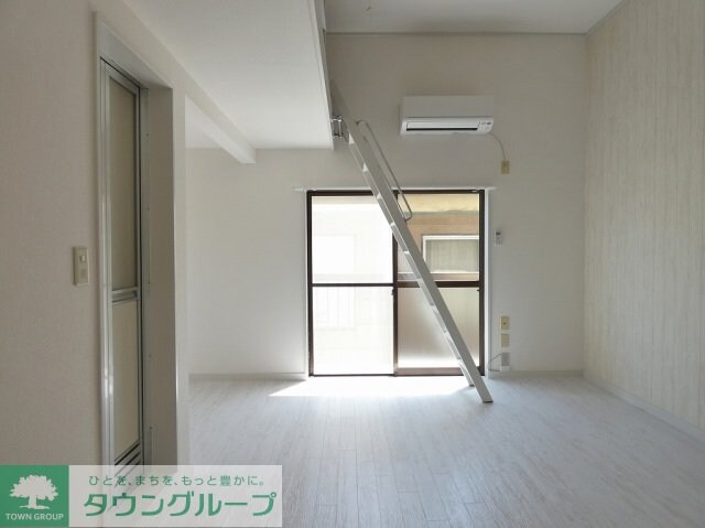 物件内観写真2　(玄関)