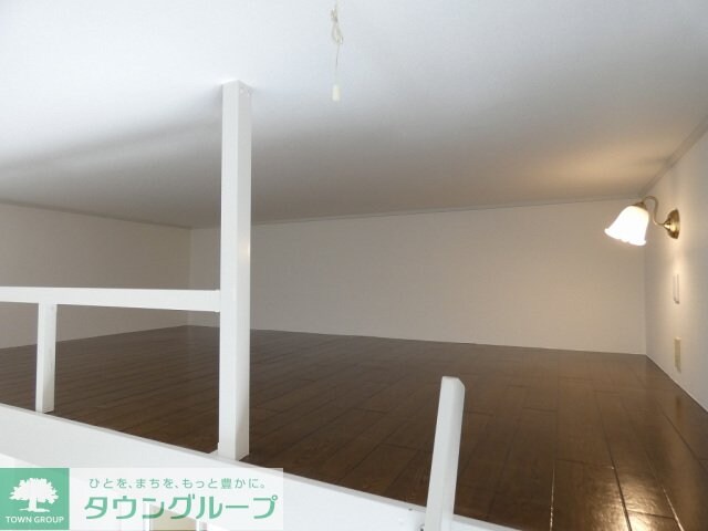 物件内観写真4　(リビング/居室)