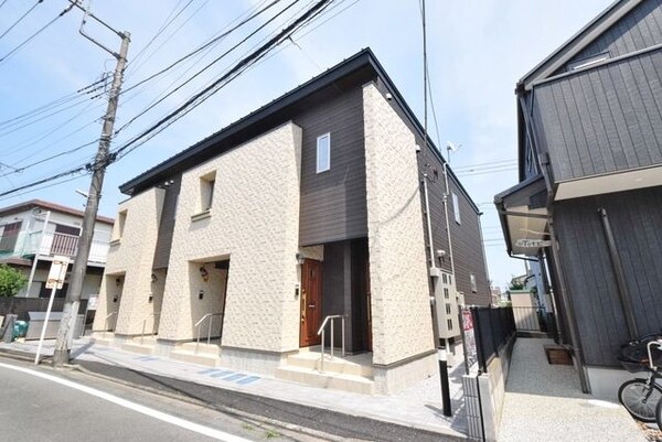 外観(♪モノトーンで角ばった外観が目印です♪)