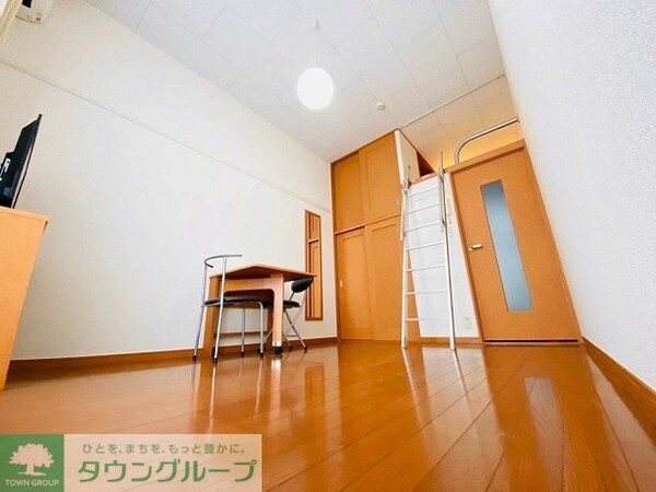 リビング・居室(設備・仕様は号室により異なる為、現況を優先致します。)