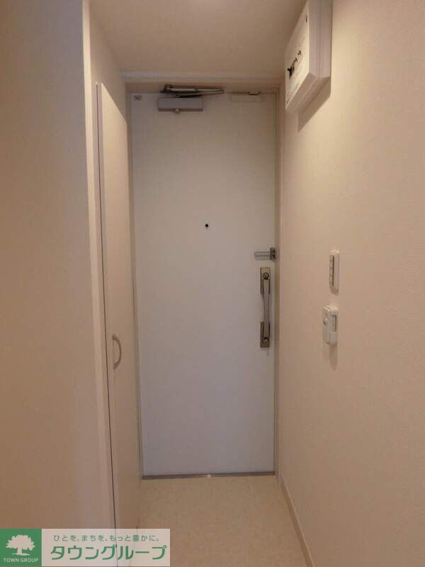 物件内観写真11　(玄関)