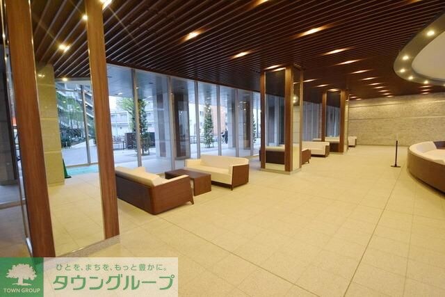 エントランス(～エントランスロビーはホテルみたいですね～)