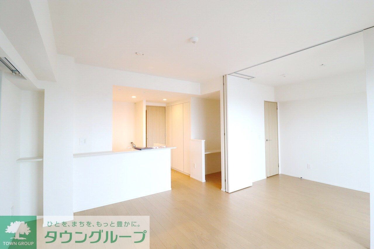 物件内観写真2　(リビング/居室)