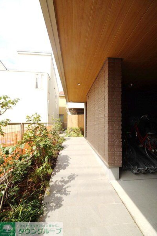 庭(エントランス)