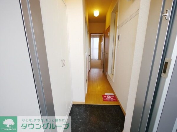 玄関(★下駄箱つきの玄関★)
