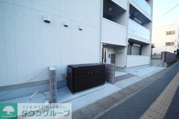 ロビー(駐車場)