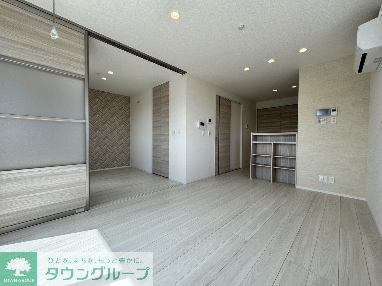 物件内観写真2　(エントランス)