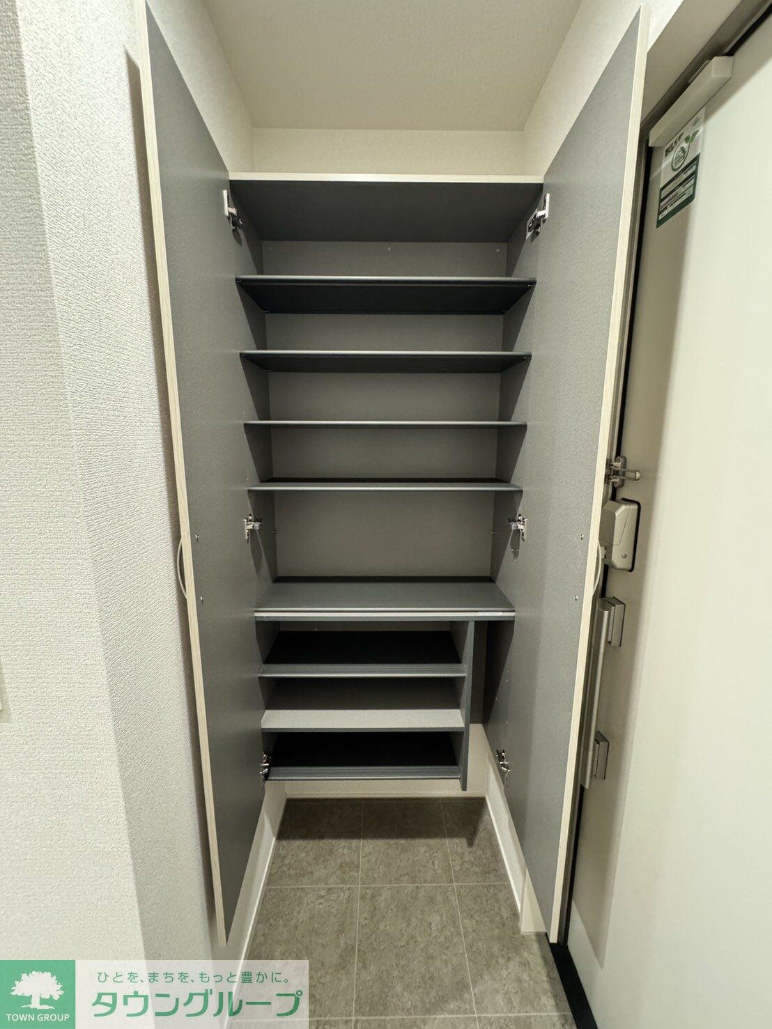 物件内観写真22　(玄関)