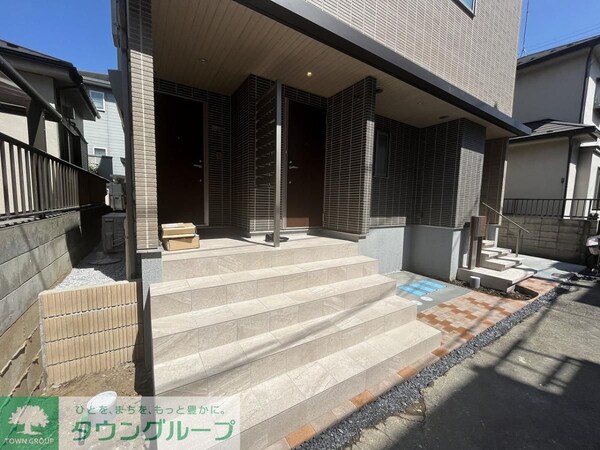 エントランス(駐車場)