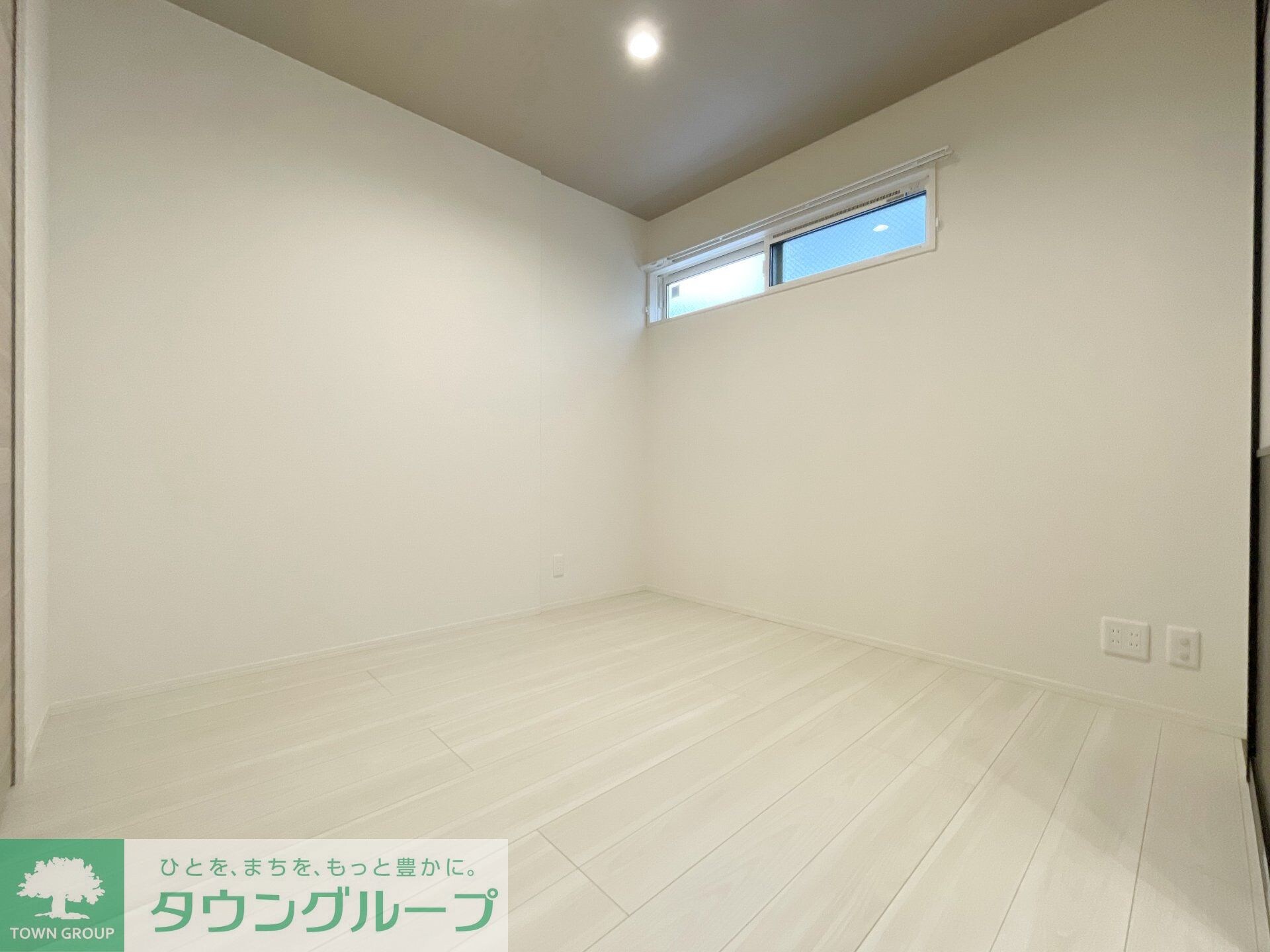 物件内観写真4　(リビング/居室)