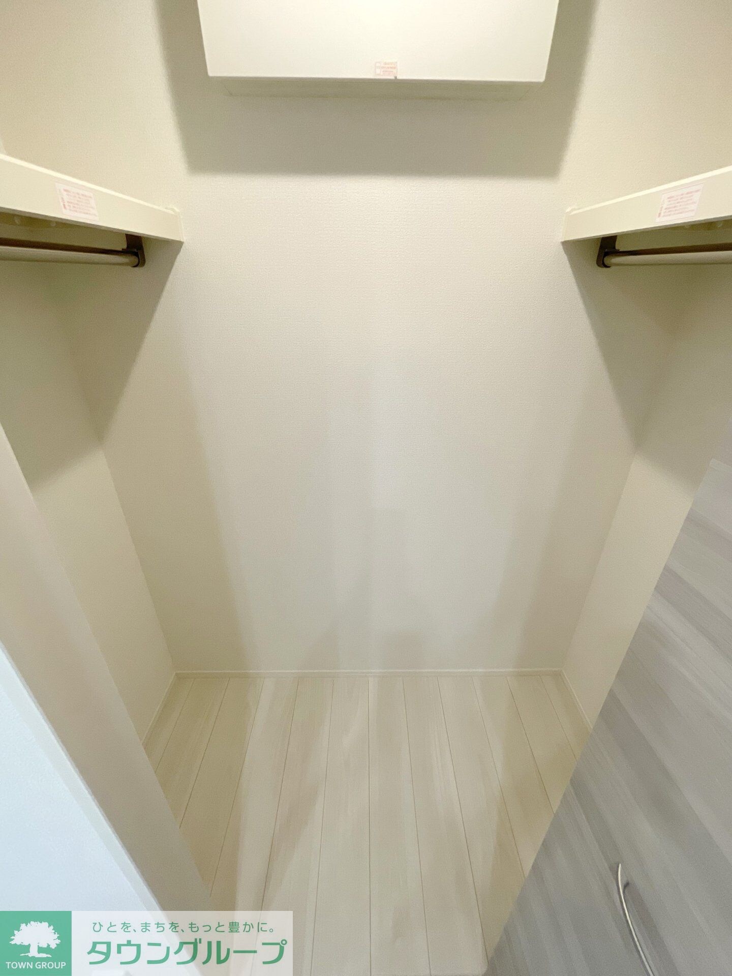 物件内観写真9　(玄関)