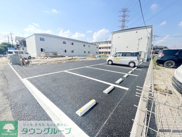エントランス(駐車場)
