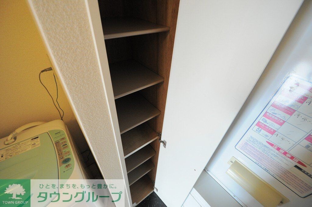 物件内観写真13　(玄関下駄箱)