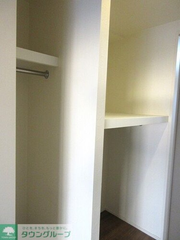 収納(ウォークスルークロゼット　内装済)