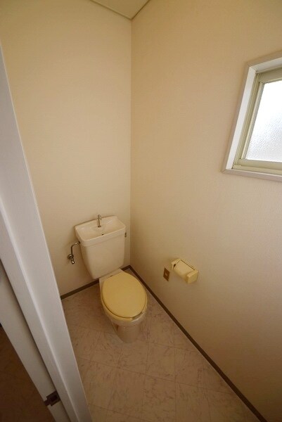 物件内観写真5　(トイレ)