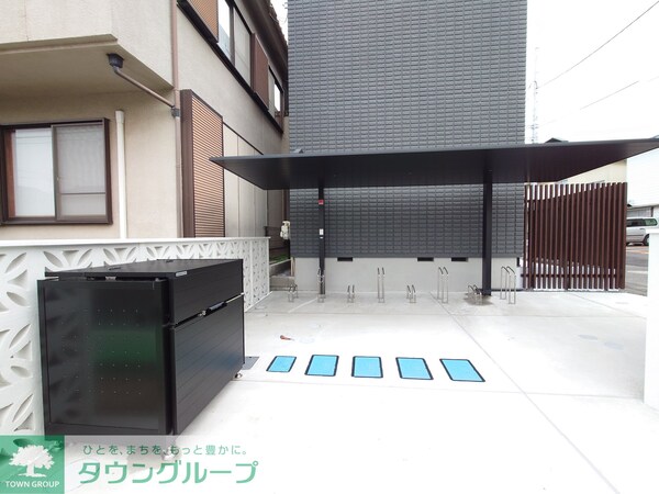 共有部分(ダストボックス利用出来ます。)