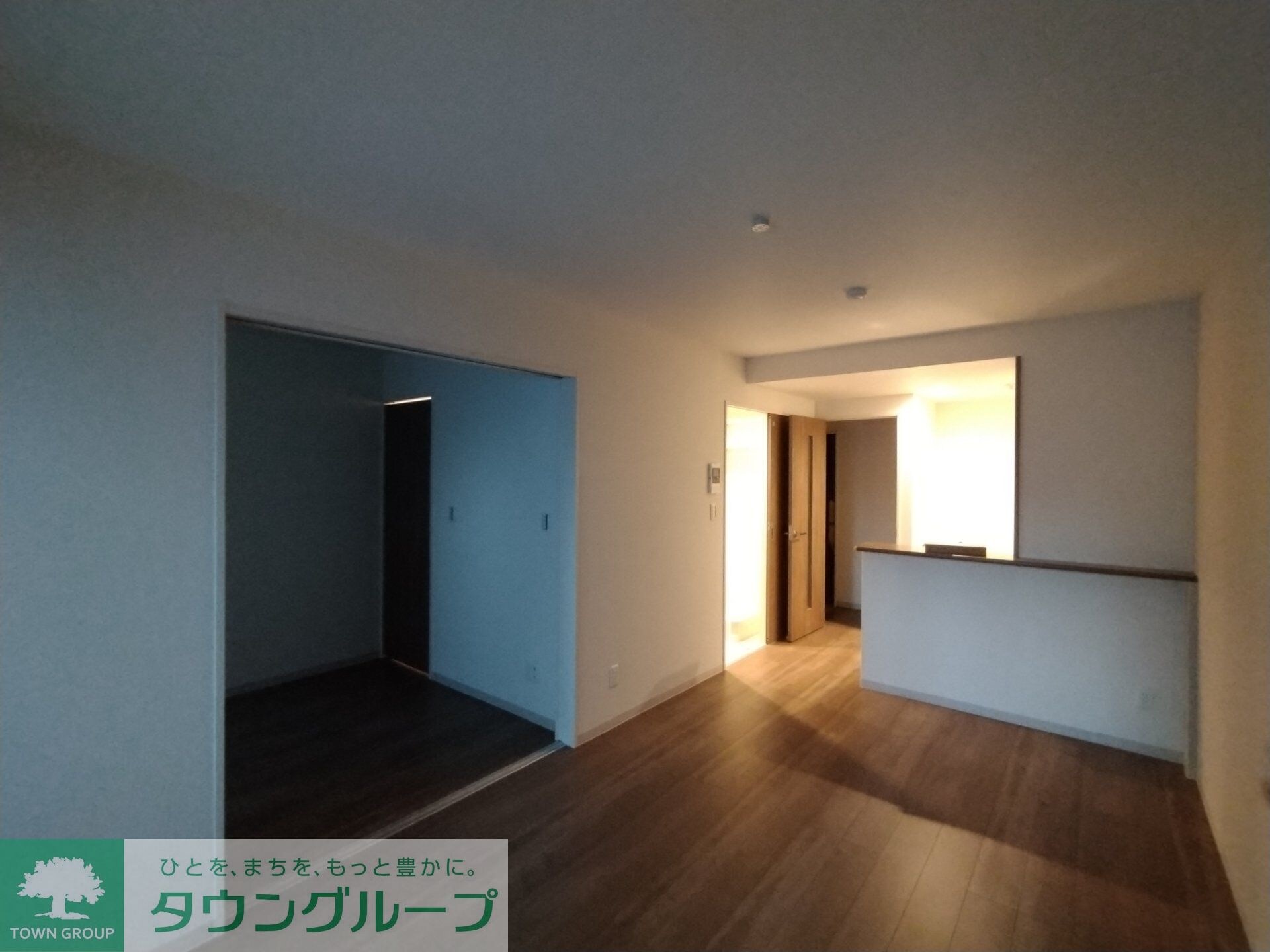 物件内観写真3　(リビング/居室)