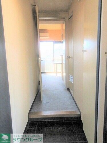 物件内観写真4　(共用部からの室内　※前回募集時2022年2月撮影)