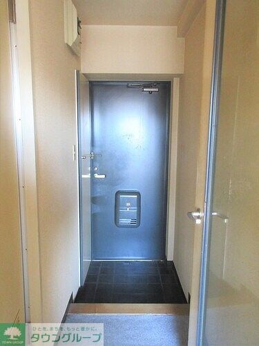 物件内観写真5　(玄関　内装前　※前回募集時2022年2月撮影)