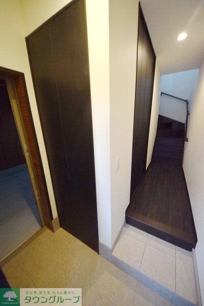 物件内観写真9　(玄関)