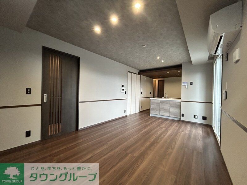 物件内観写真2　(リビング/居室)