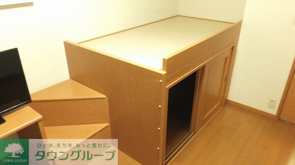 子供部屋(ベット下収納)