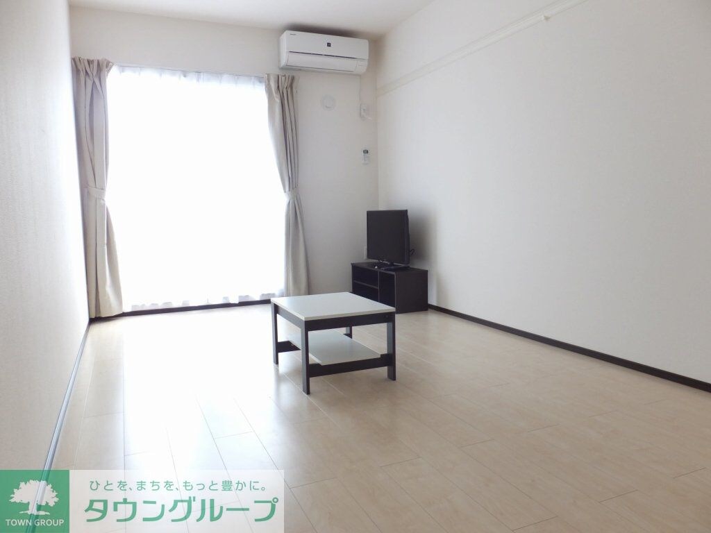 物件内観写真9　(家具家電設置済みのお部屋です。)