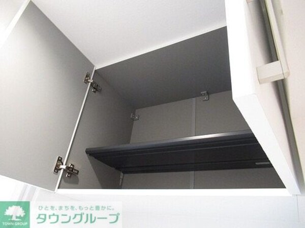 収納(玄関上部収納)
