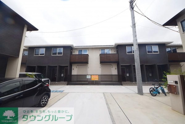 エントランス(駐車場)