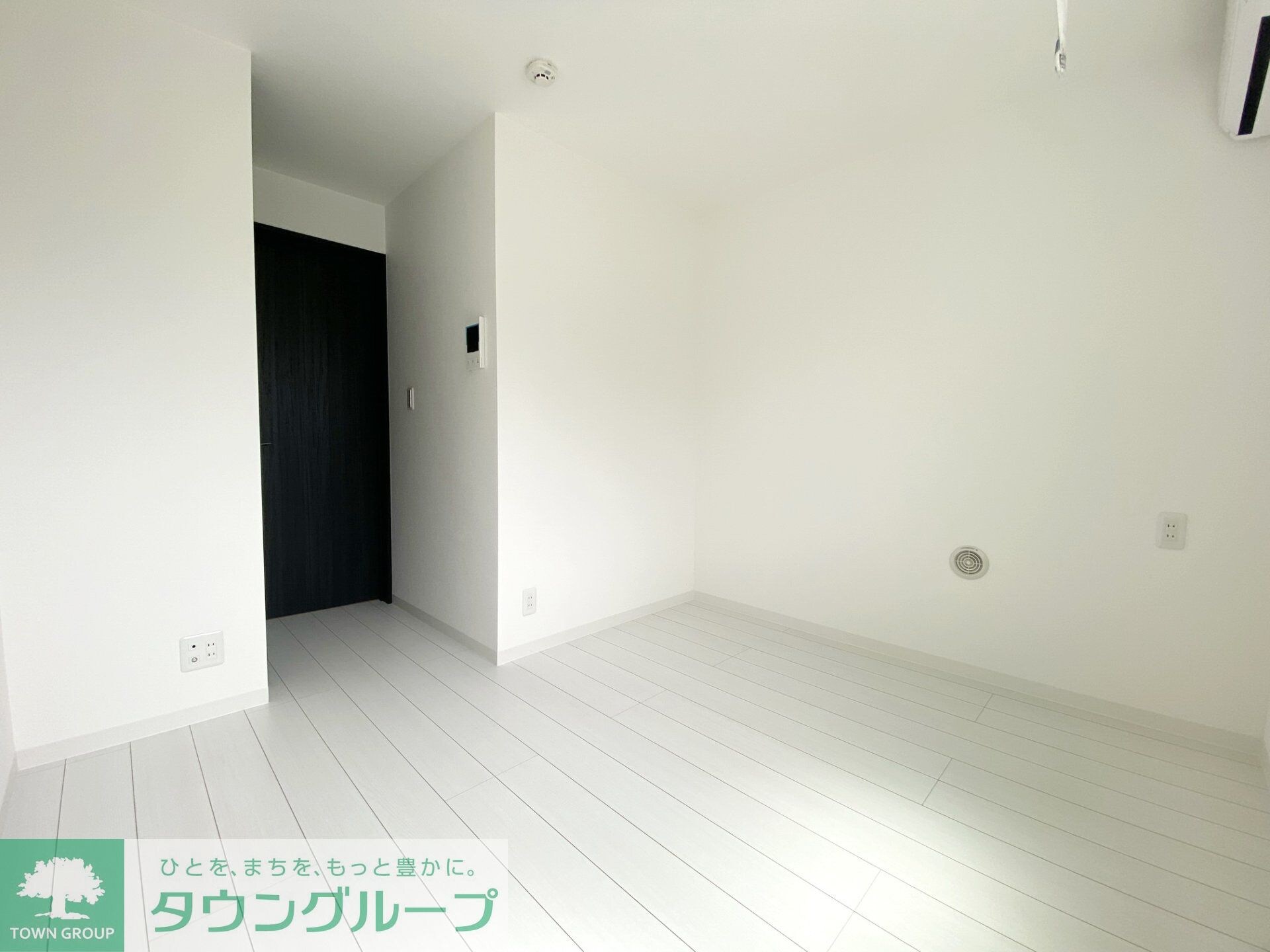 物件内観写真4　(リビング/居室)