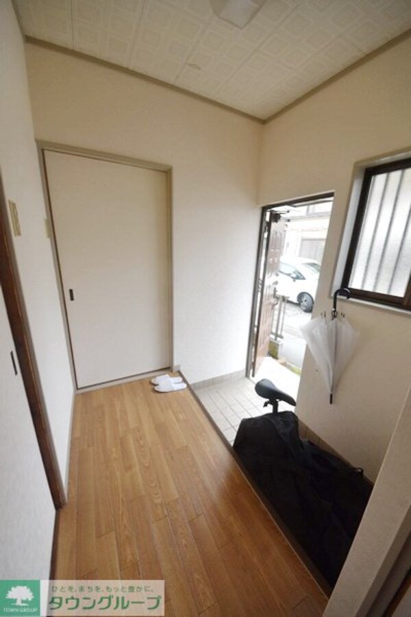 玄関(リビング/居室)