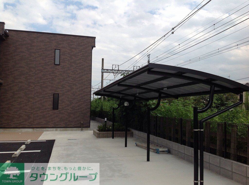 物件内観写真10　(屋根付き駐輪場)