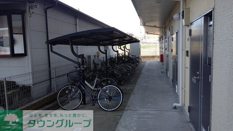 物件内観写真10　(駐輪場)