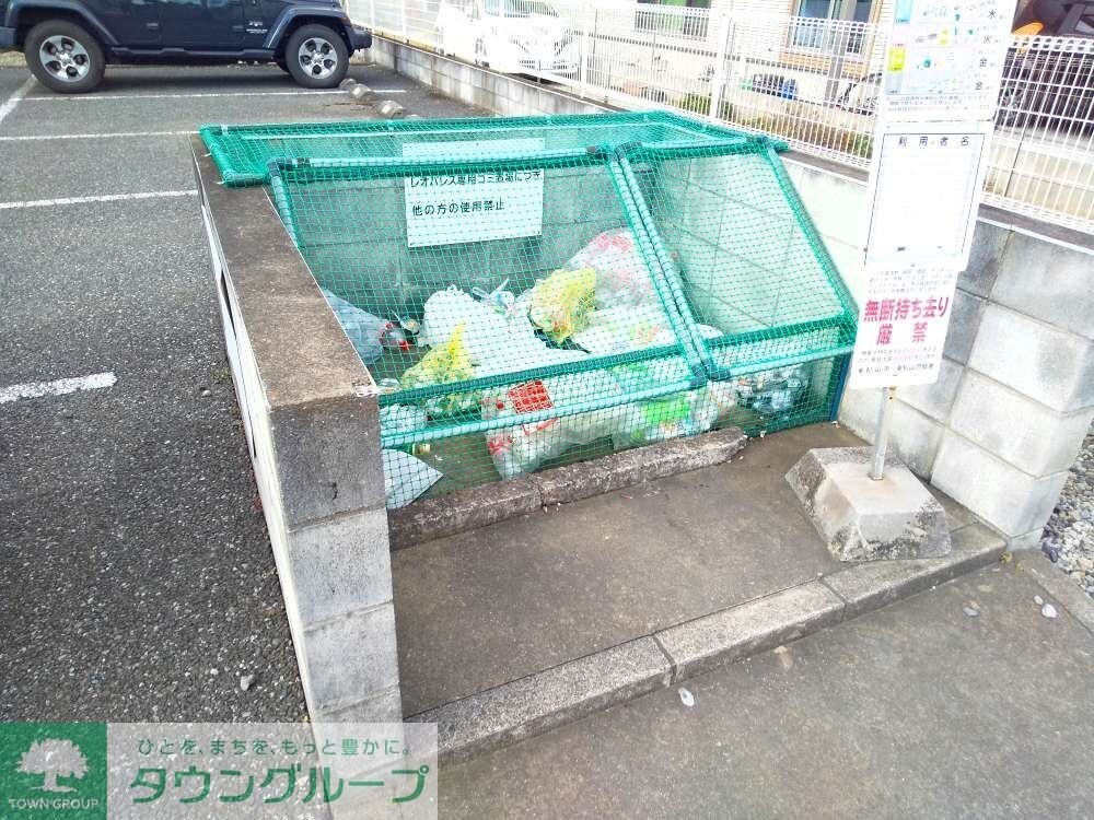 物件内観写真7　(駐車場)