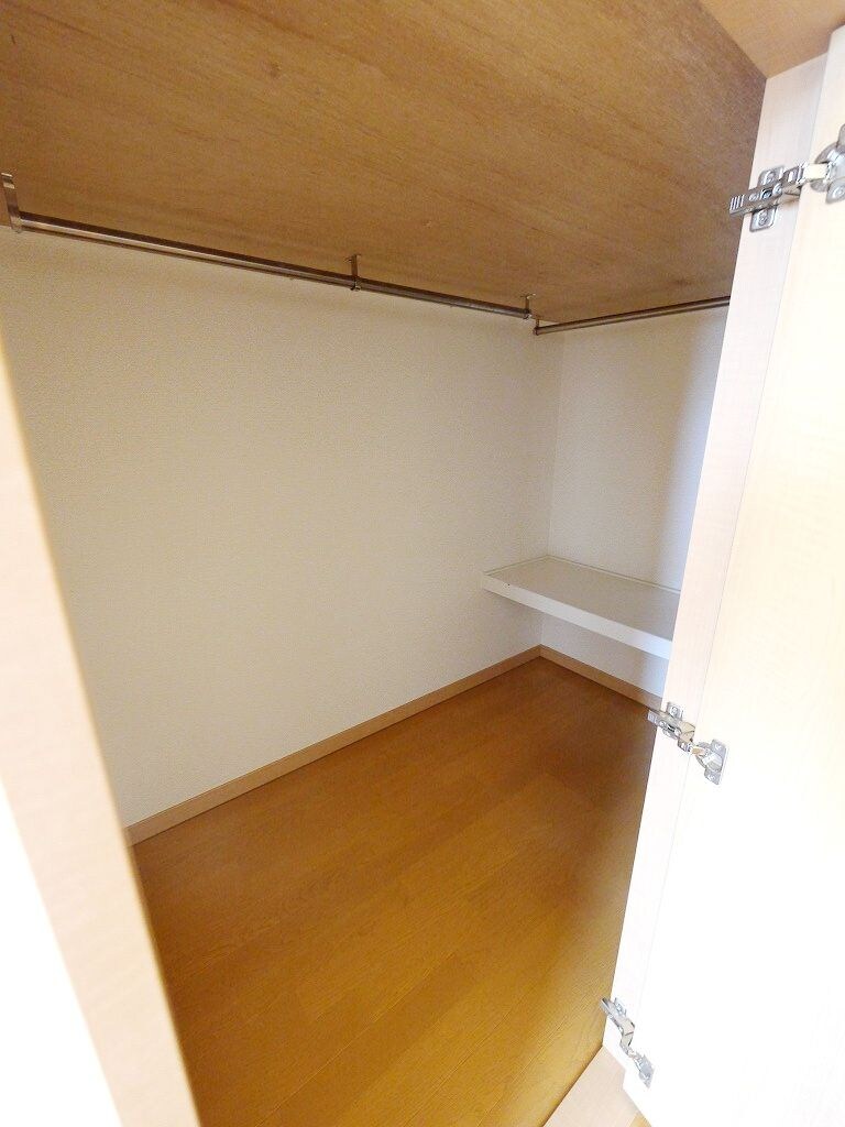 物件内観写真10　(玄関)