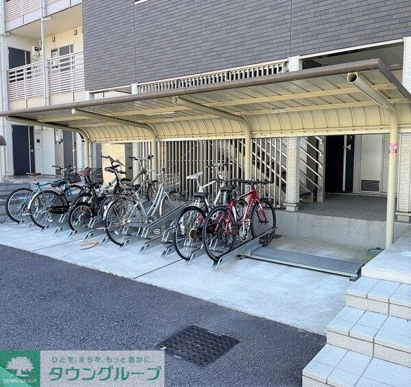 その他(屋根付き駐輪場)