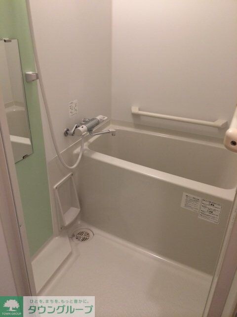 物件内観写真7　(清潔感のあるバス)