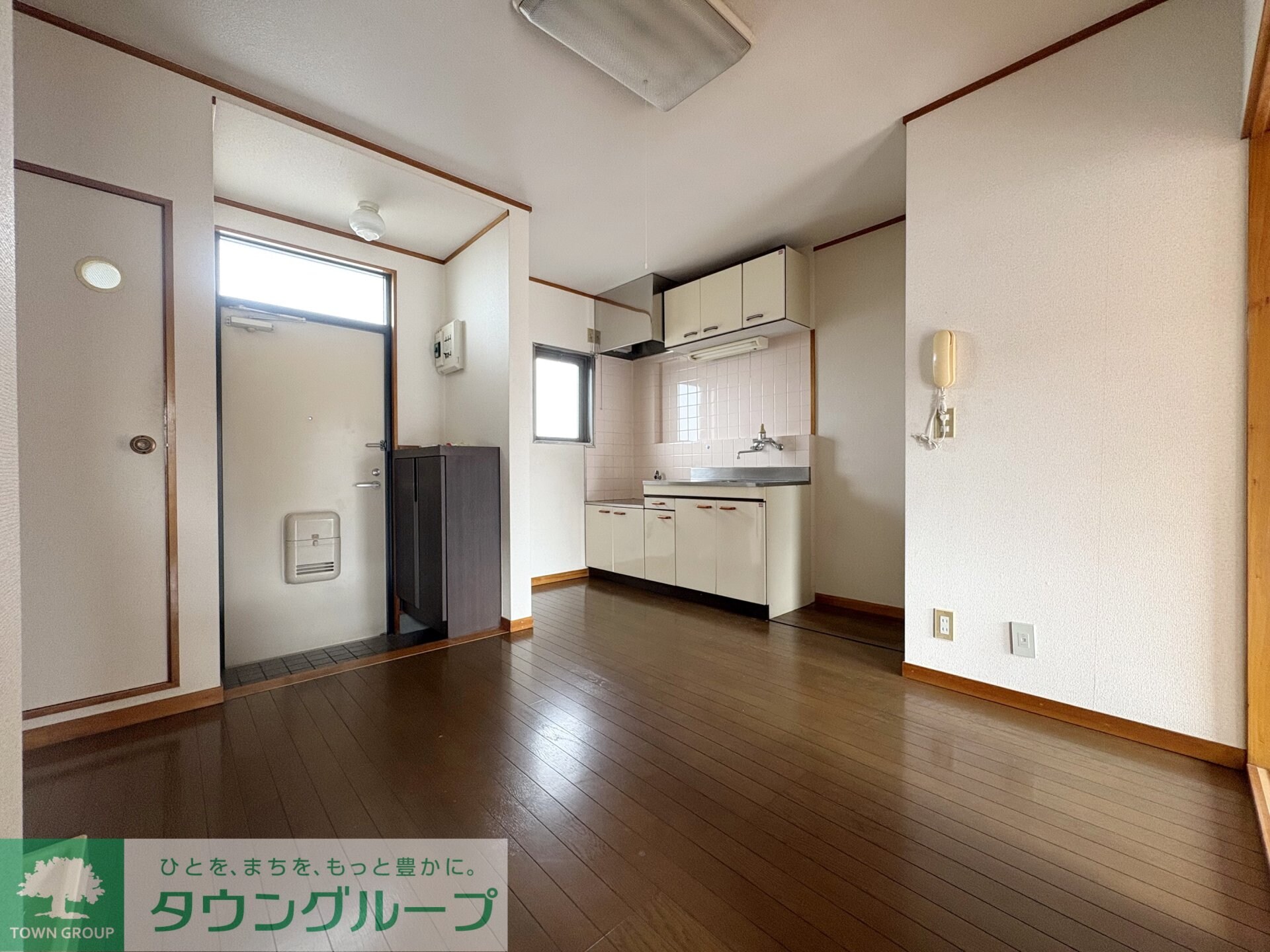 物件内観写真2　(リビング/居室)