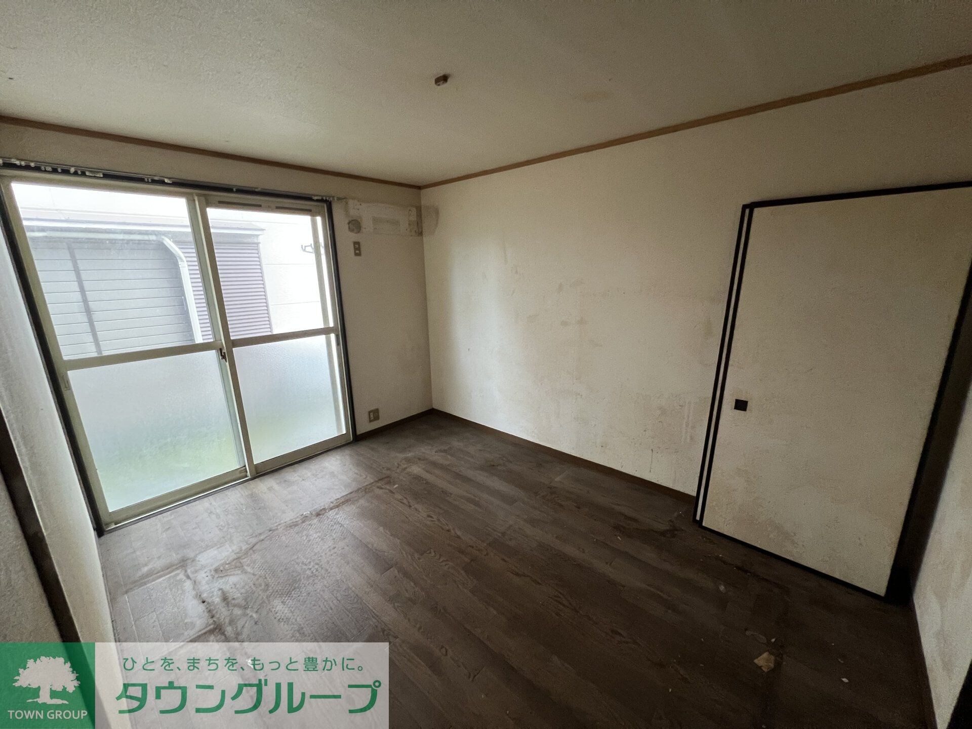 物件内観写真2　(リビング/居室)